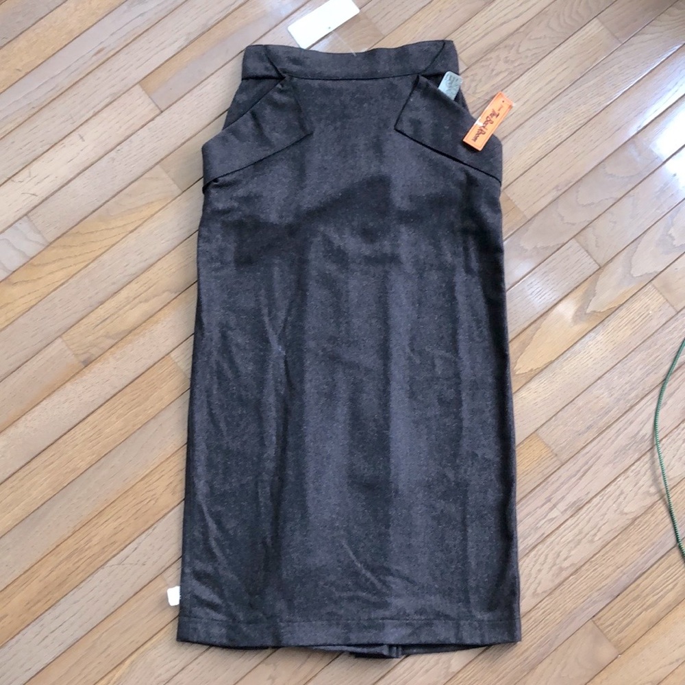 NWT - Vintage, Made in Italy Wool Skirt from Loehmann’s. Fine details. Size 4.